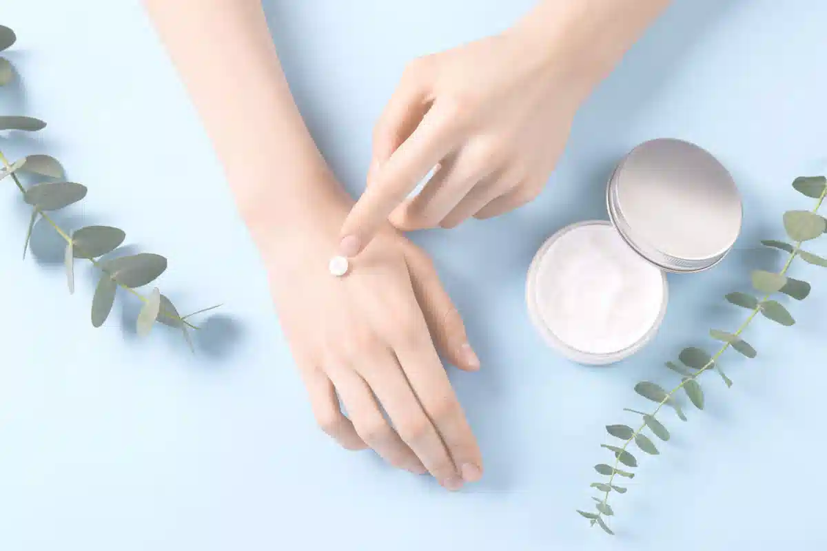 چگونه دستان خود را مرطوب نگه داریم؟